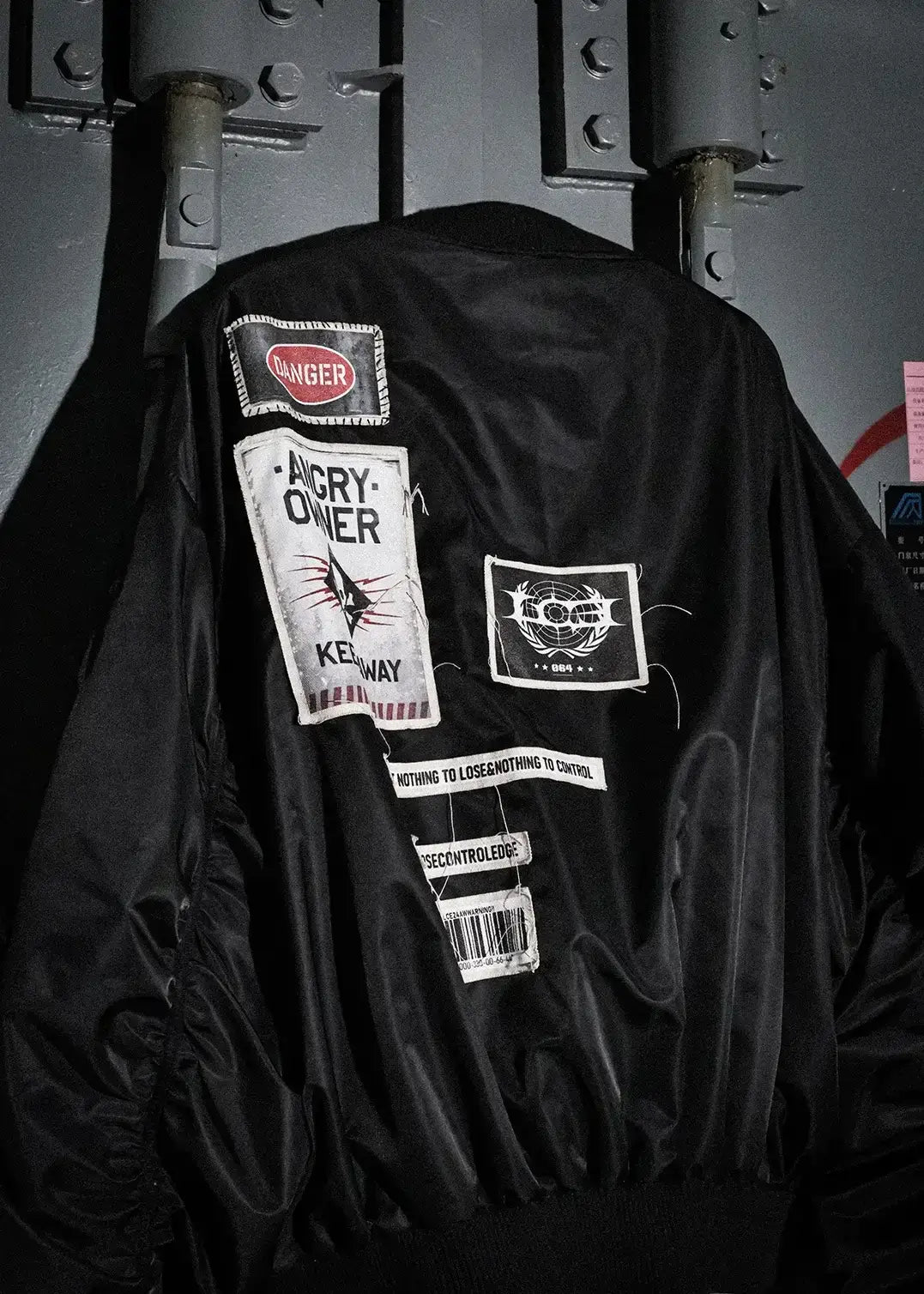 Warning label printed short style coat（glossy）