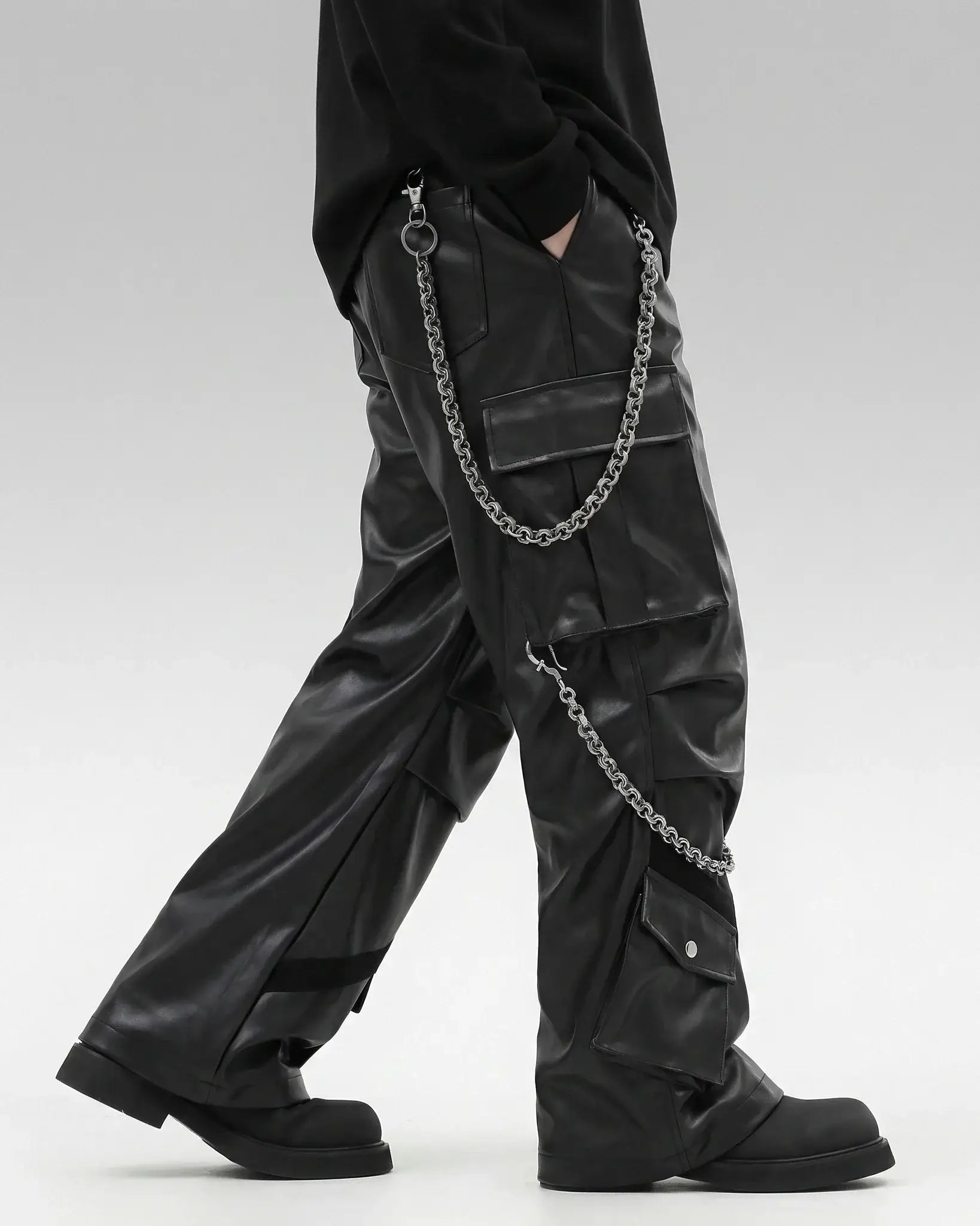 Nut locomotive wallet chain