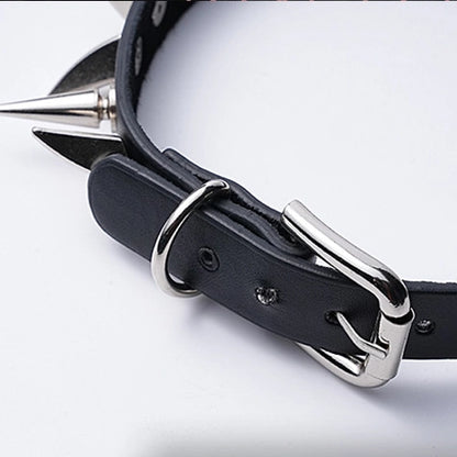 Reverse bone sharp rivet collar