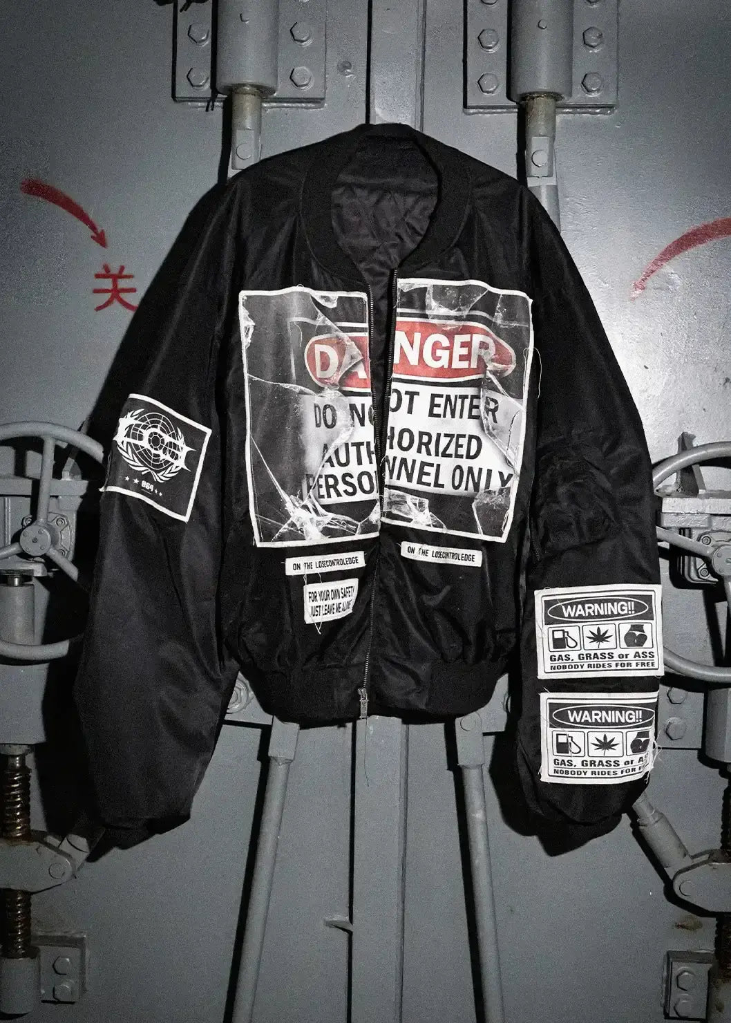 Warning label printed short style coat（glossy）