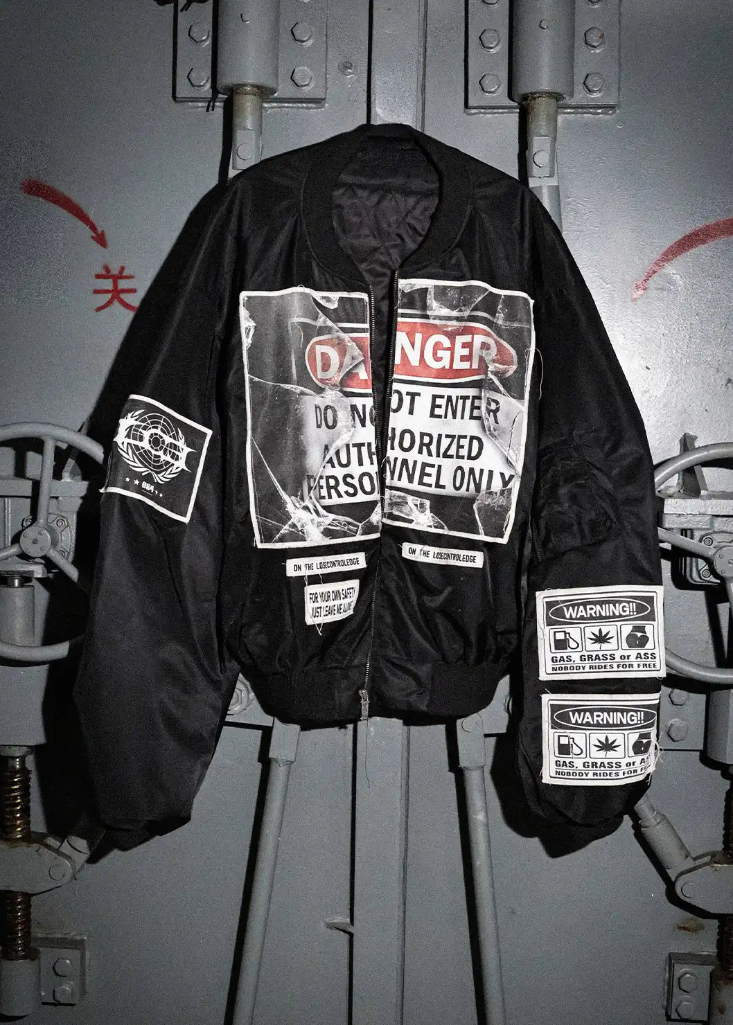 Warning label printed short style coat（glossy）