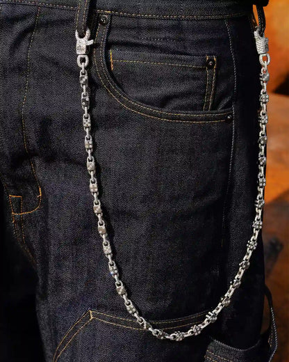 Dice-shaped matrix belt chain