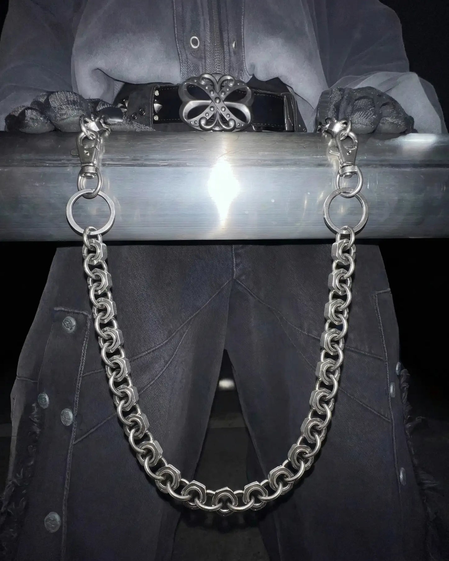 Nut locomotive wallet chain