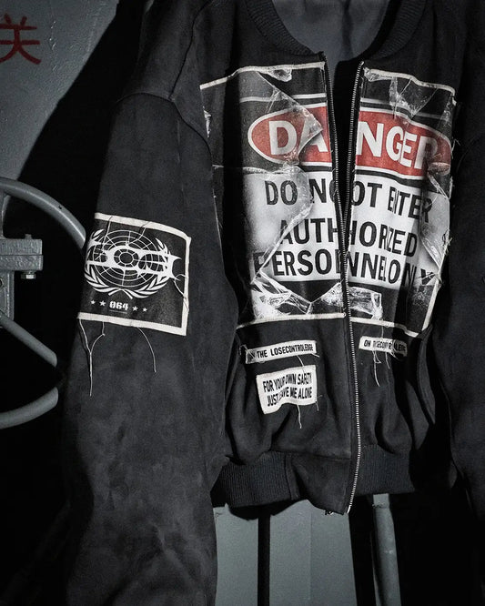 Warning label printed short style coat